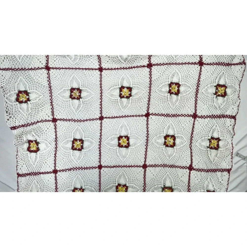 Vintage Crocheted Table Cover Squares White‎ Red 50x70 (Christmas) Gold